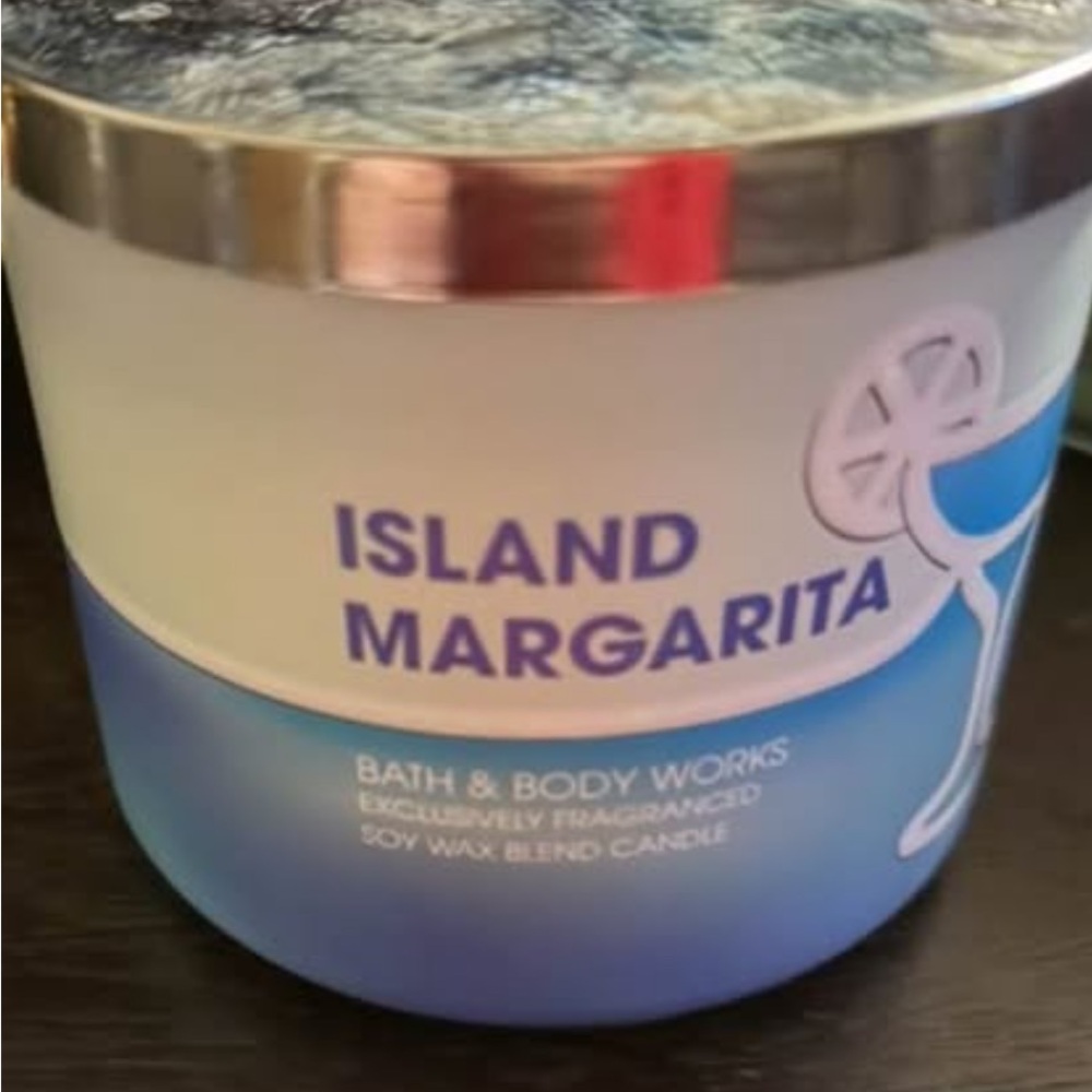 Bath & Body Works Island Margarita Candle - Blue and Silver